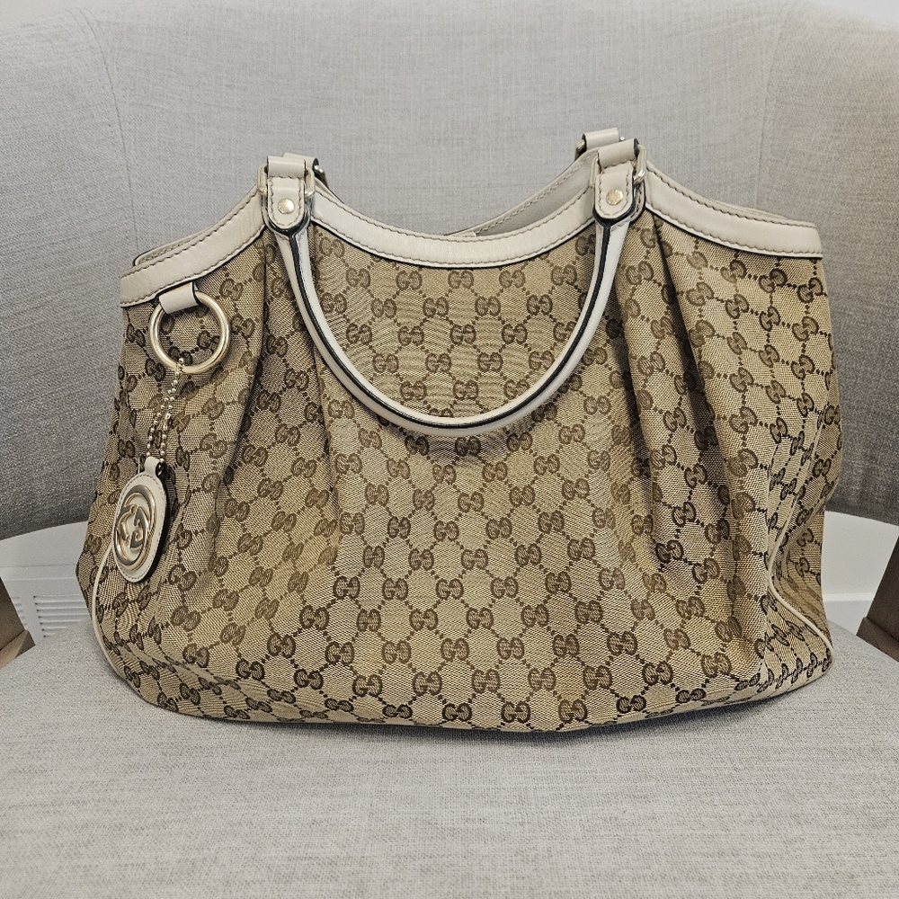 Gucci Sukey Large tote with detachable interlocking G charm